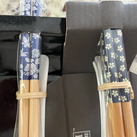 7 Elegant Blue and White Chopstick and Pho Spoon Sets - Picture 2 of 7